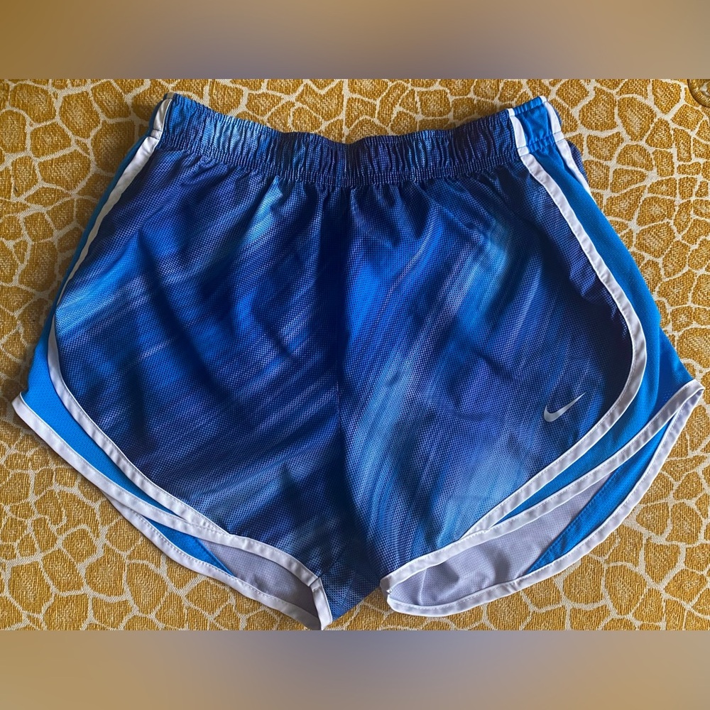 Women’s 7 Nike sport shorts